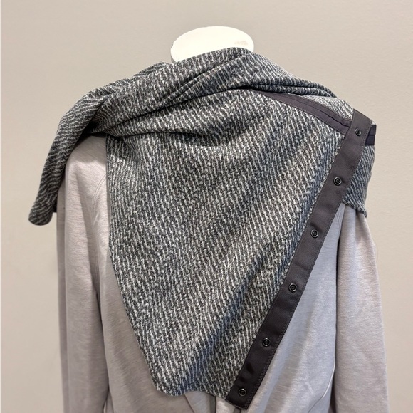 Lululemon Gray Herringbone Scarf - Picture 5 of 6